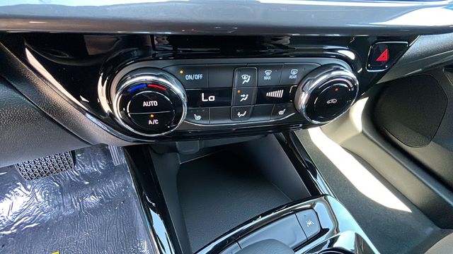 Vehicle image 23 of 31