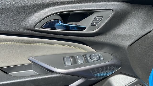 Vehicle image 24 of 31