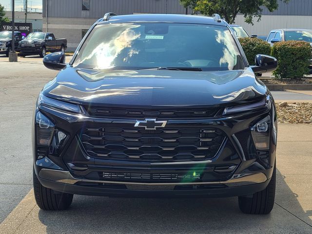 2025 Chevrolet Trax ACTIV Image 2 of 37