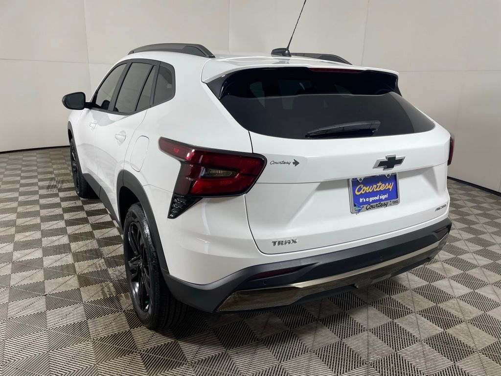 Vehicle image 8 of 48