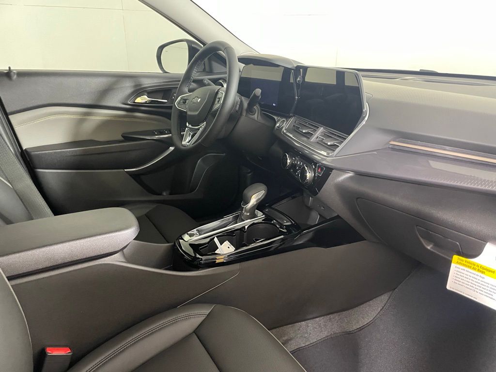 Vehicle image 27 of 48