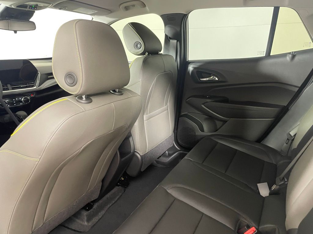 Vehicle image 29 of 48