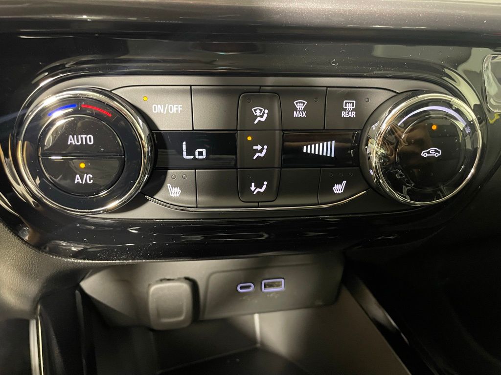 Vehicle image 43 of 48