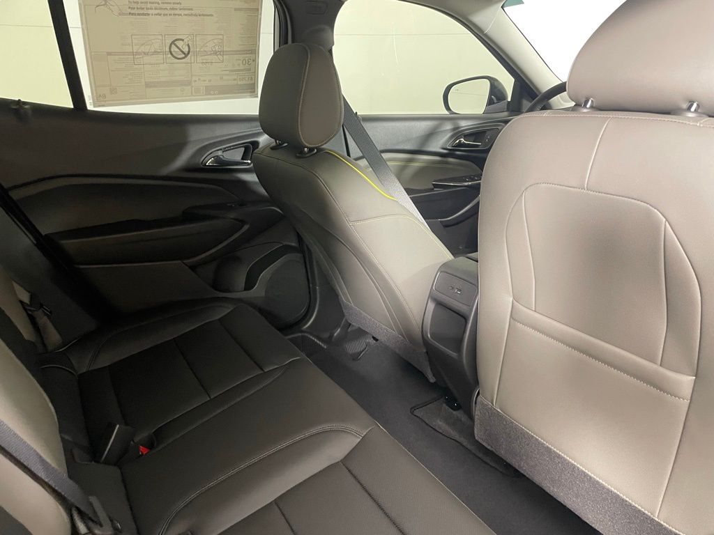 Vehicle image 31 of 48