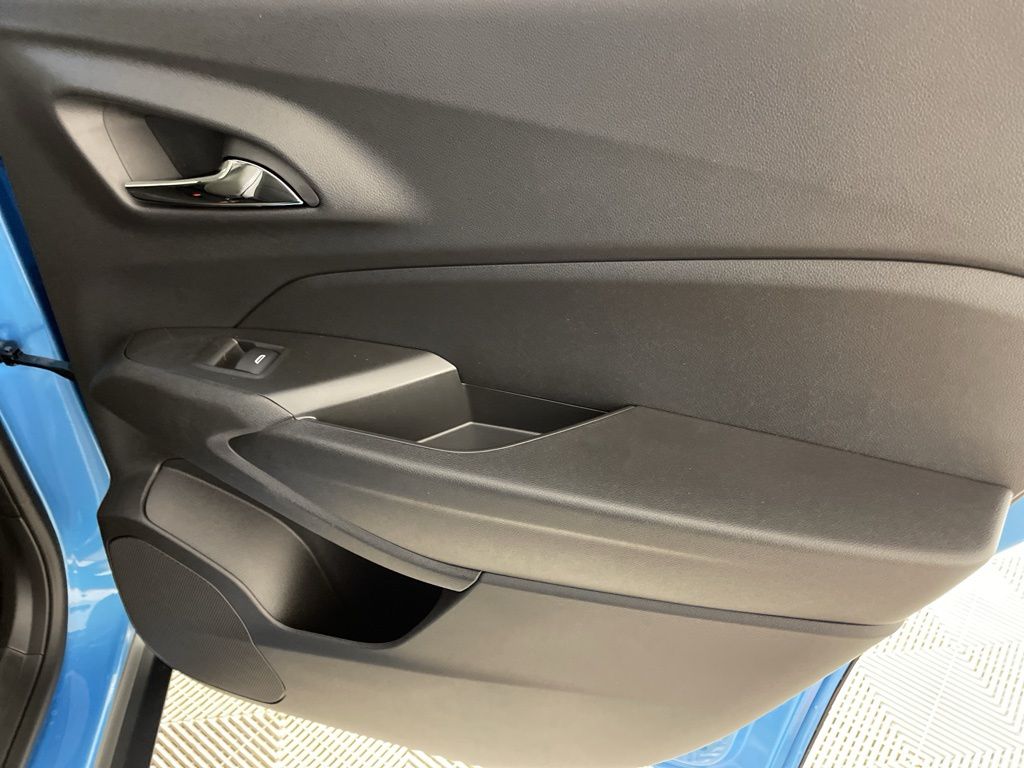Vehicle image 43 of 48