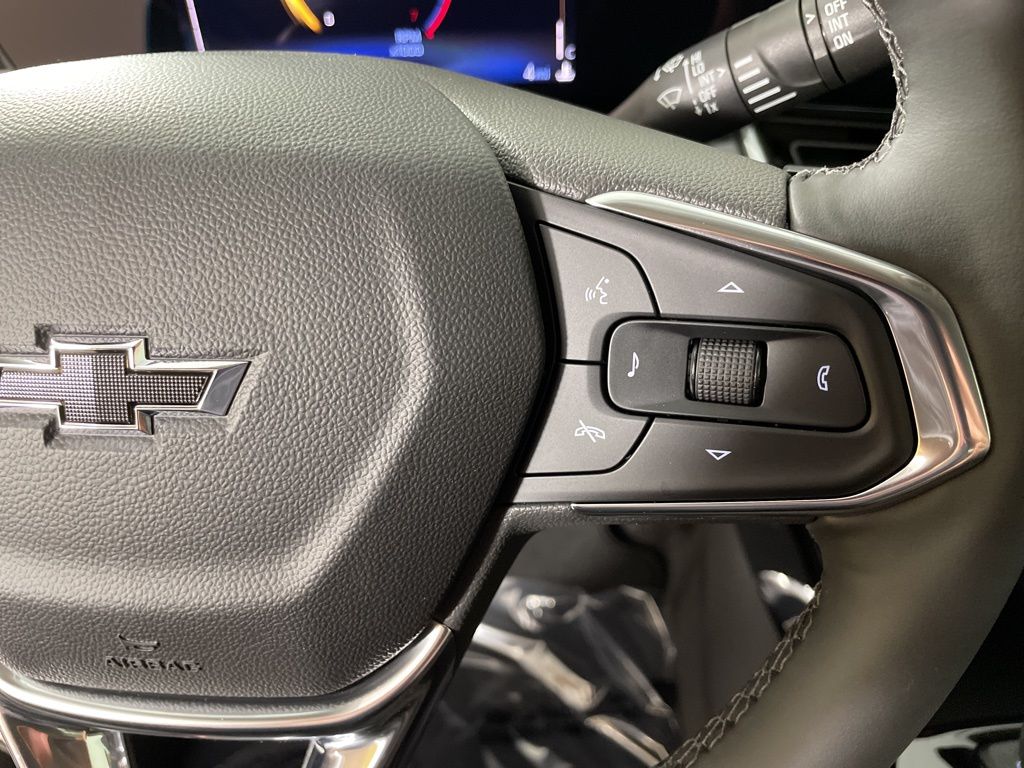 Vehicle image 25 of 48