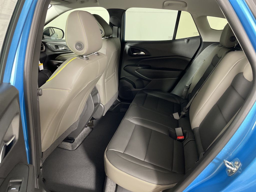 Vehicle image 41 of 48