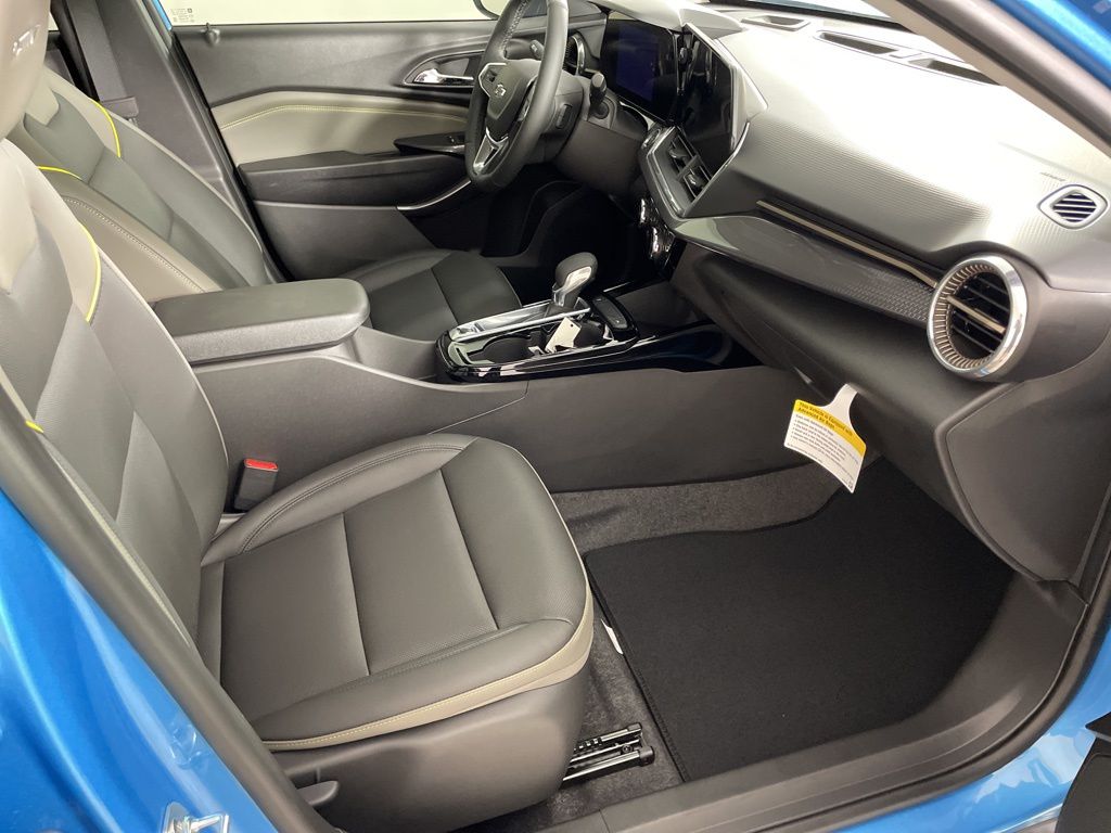 Vehicle image 46 of 48