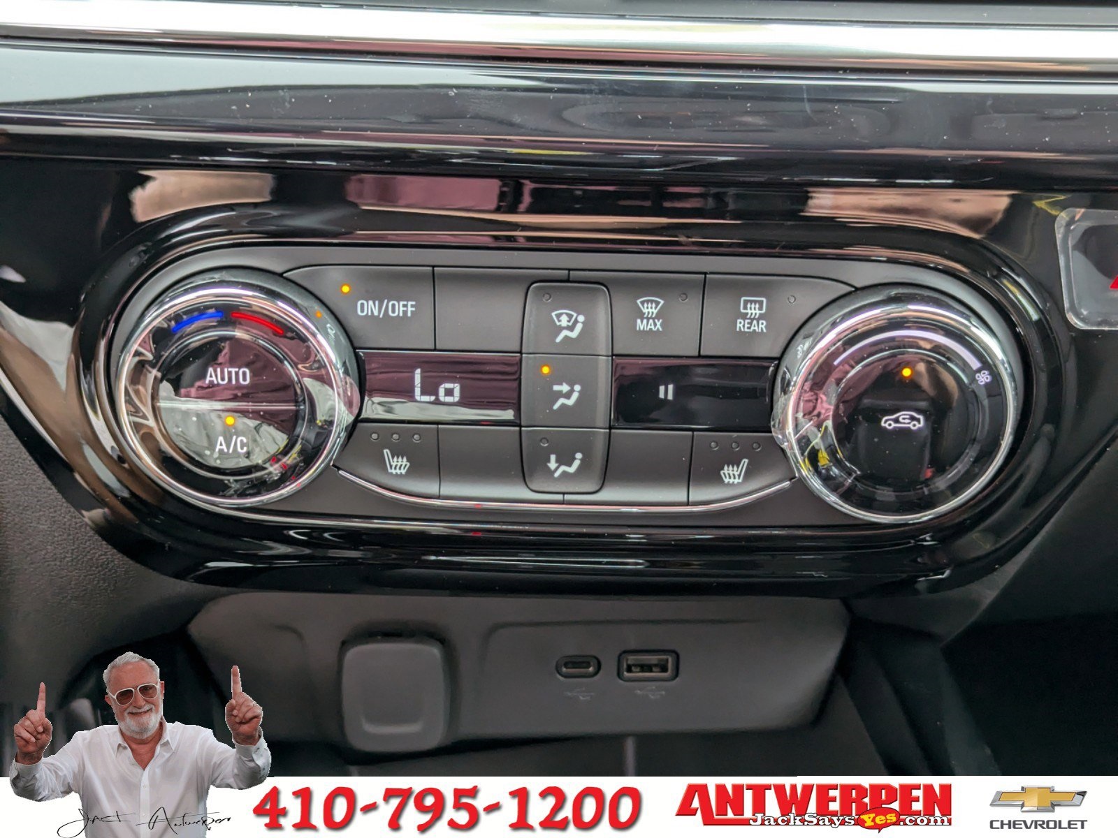 Vehicle image 23 of 26