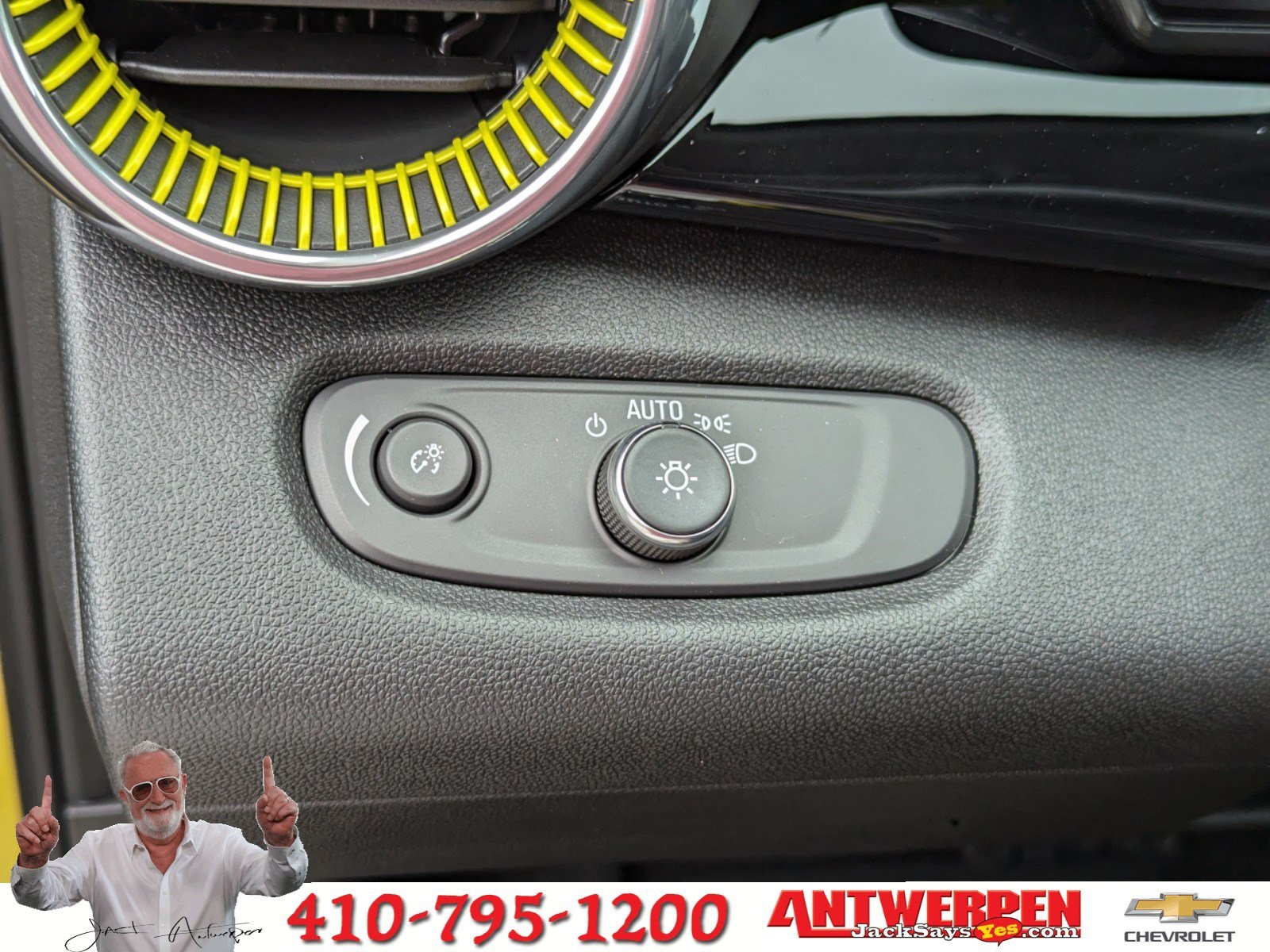 Vehicle image 18 of 26