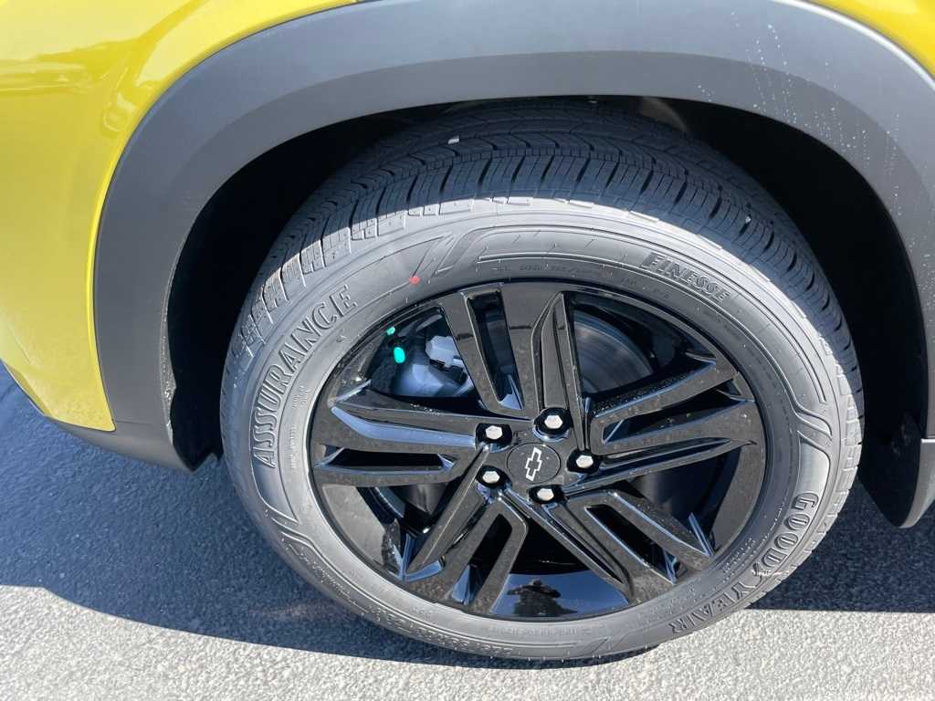 Vehicle image 24 of 64