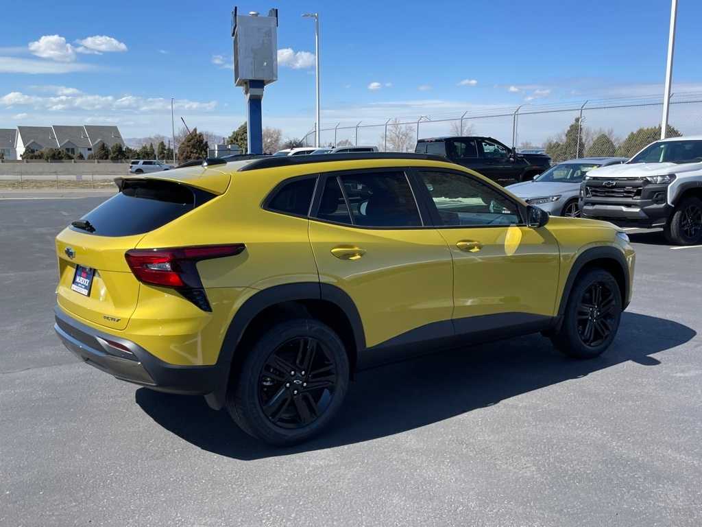 Vehicle image 16 of 64