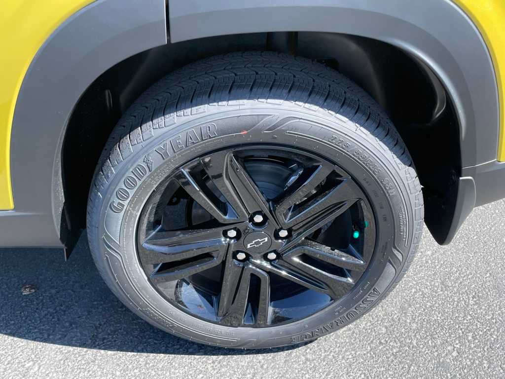 Vehicle image 23 of 64