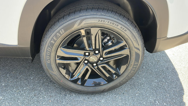 Vehicle image 32 of 34