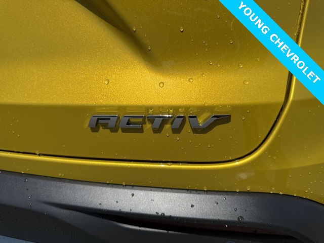 Vehicle image 10 of 23