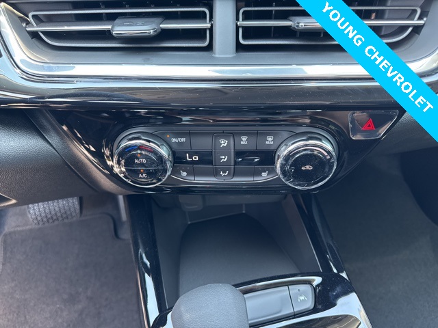 Vehicle image 21 of 23