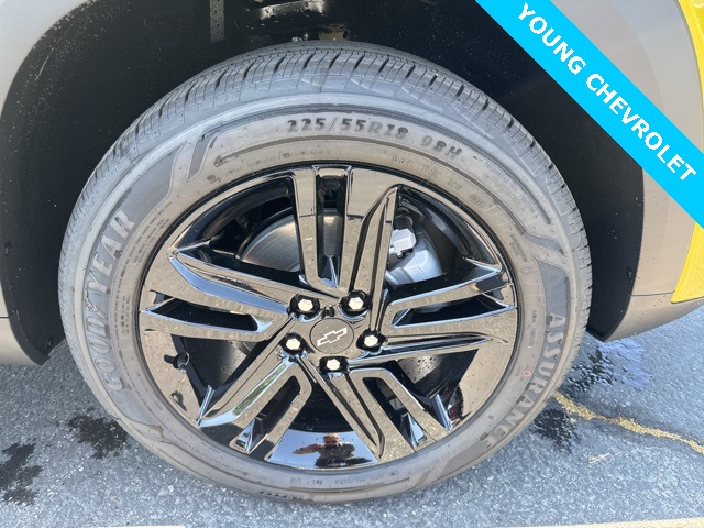 Vehicle image 9 of 23