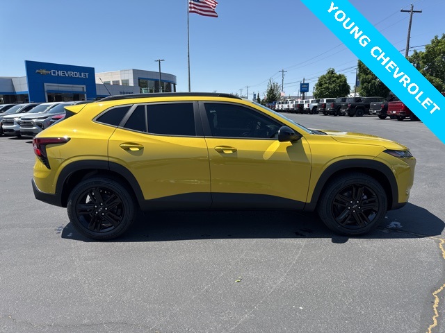Vehicle image 4 of 23