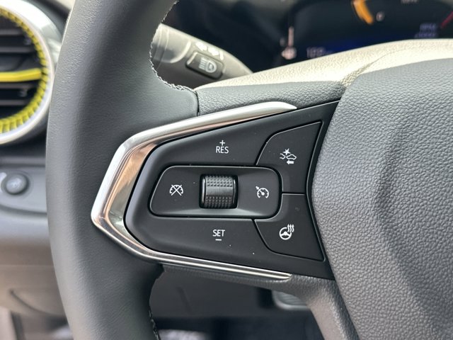 Vehicle image 21 of 25