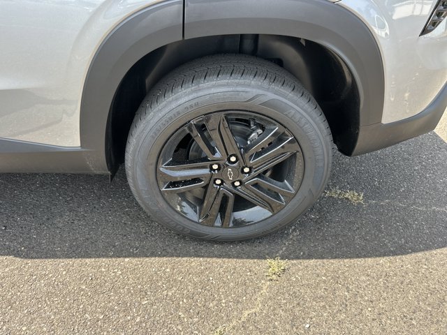 Vehicle image 8 of 25