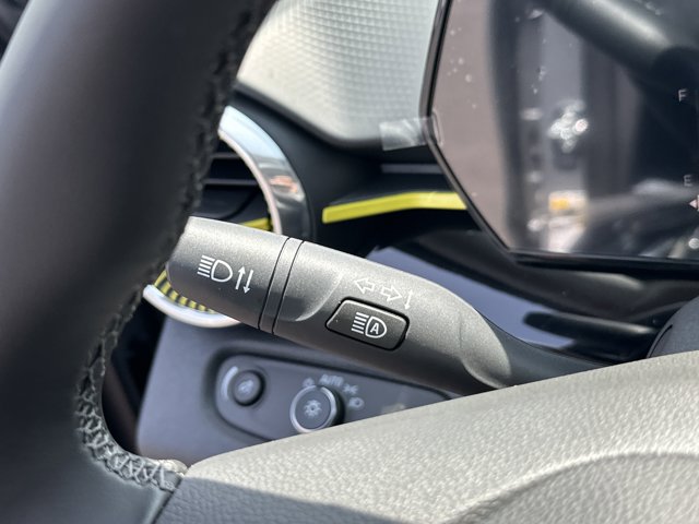 Vehicle image 19 of 25