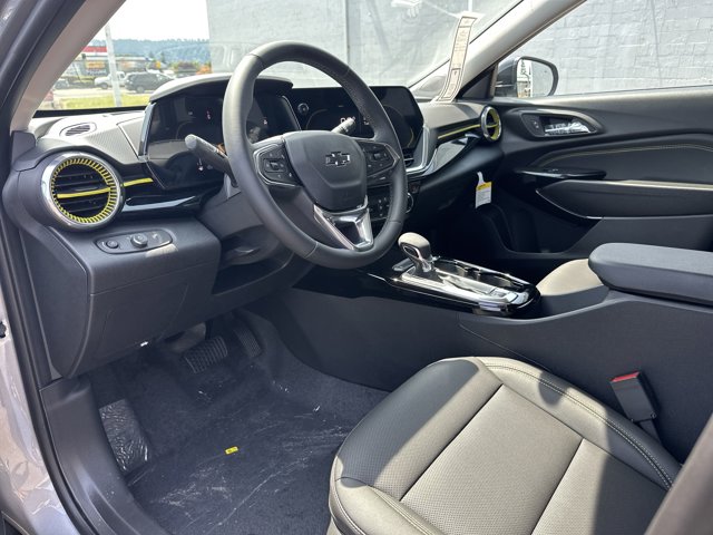 Vehicle image 14 of 25