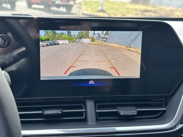 Vehicle image 16 of 25