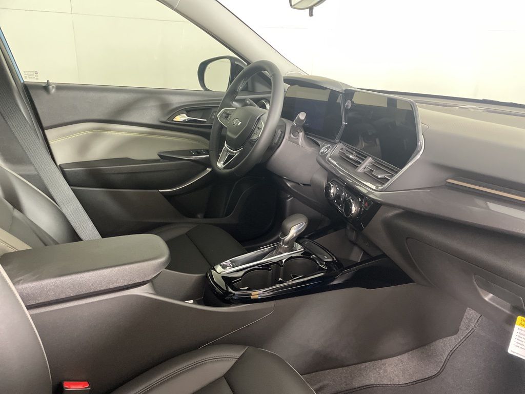 Vehicle image 27 of 48