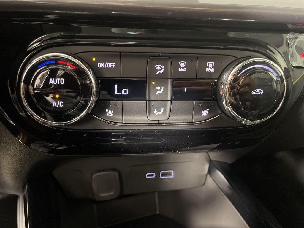 Vehicle image 43 of 48