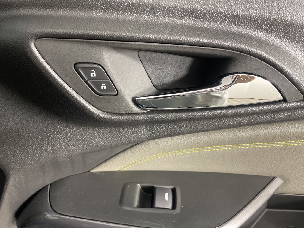 Vehicle image 33 of 48