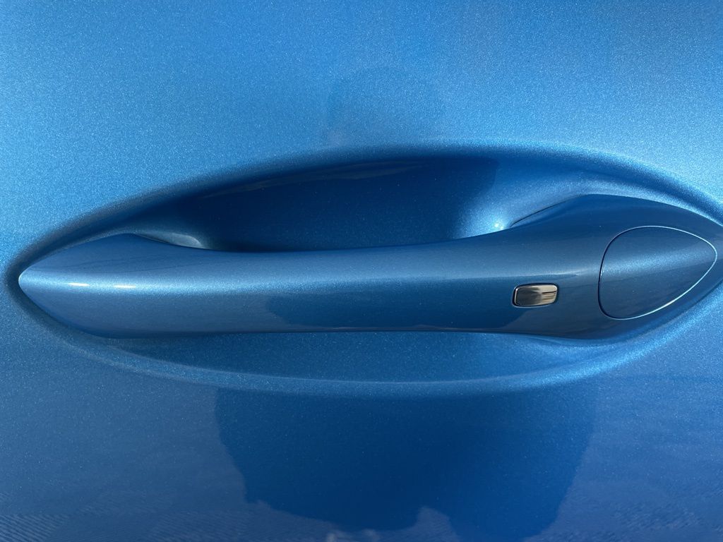Vehicle image 16 of 48