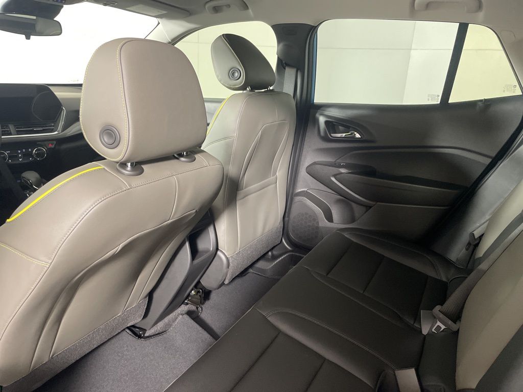 Vehicle image 29 of 48