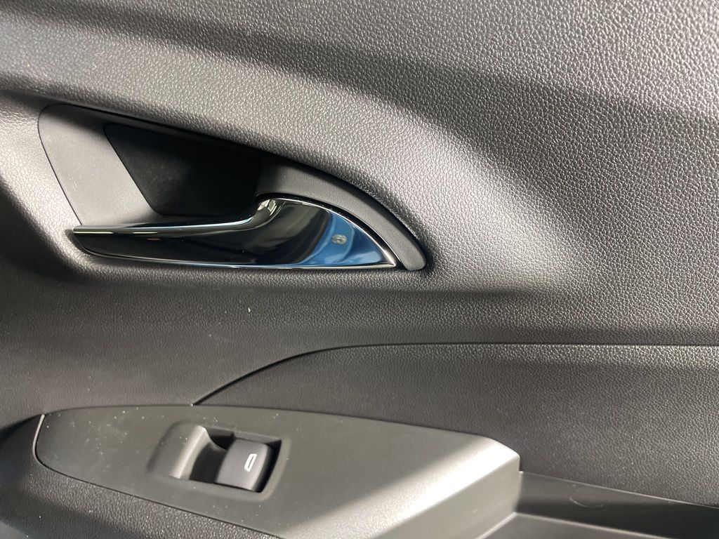 Vehicle image 35 of 48
