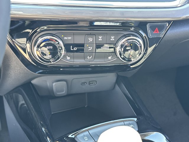 Vehicle image 23 of 25