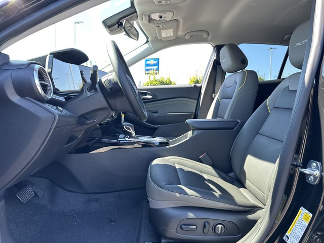 Vehicle image 11 of 25