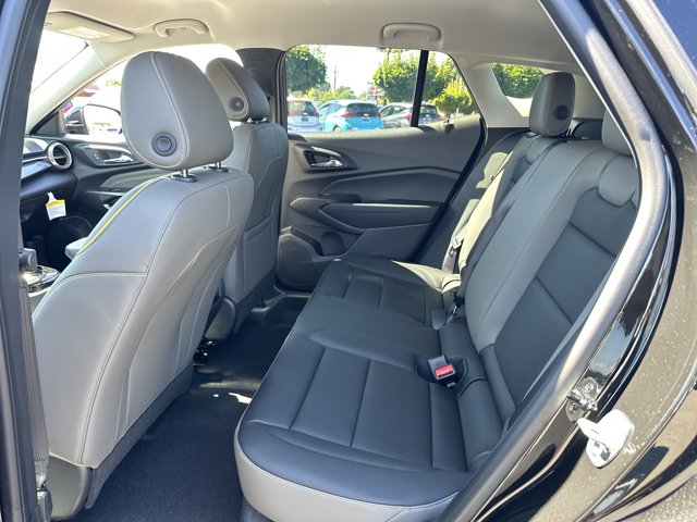 Vehicle image 10 of 25