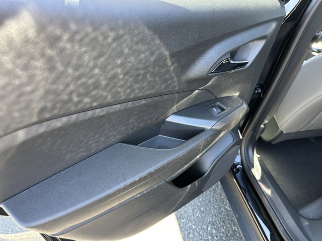 Vehicle image 17 of 25