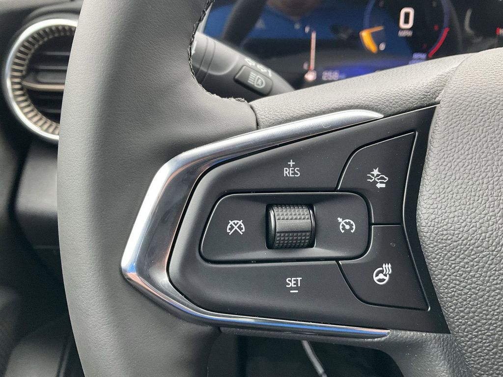 Vehicle image 13 of 31