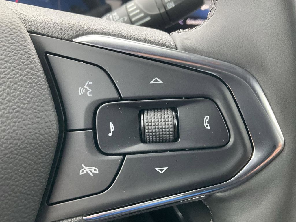 Vehicle image 14 of 31