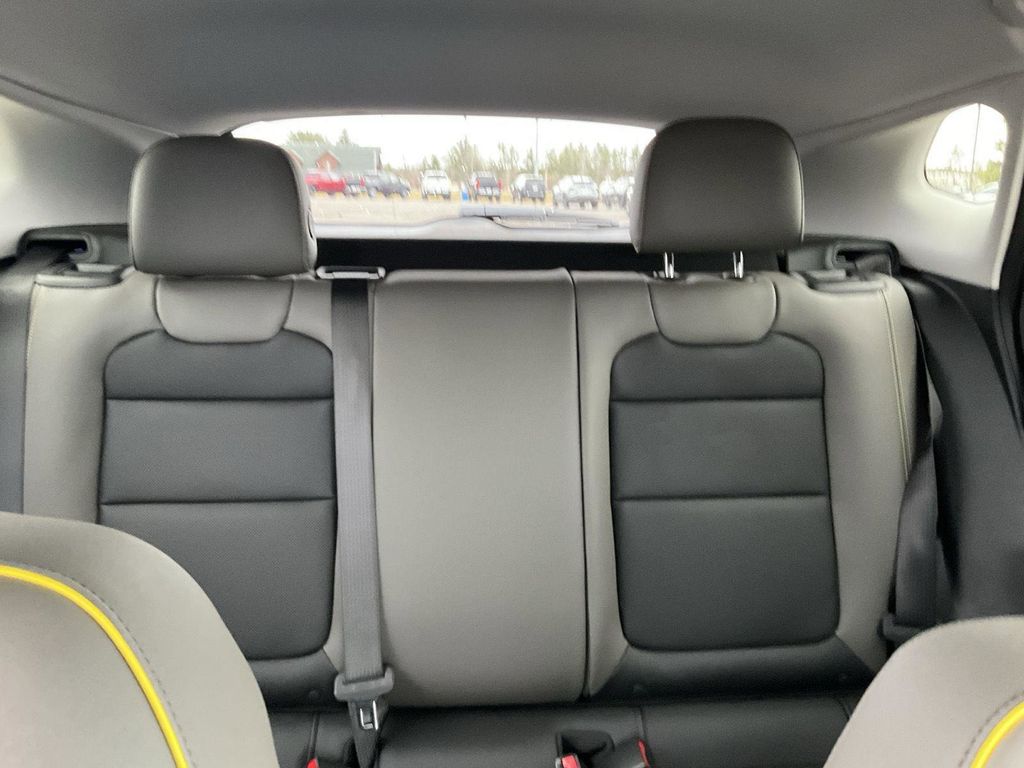Vehicle image 28 of 31