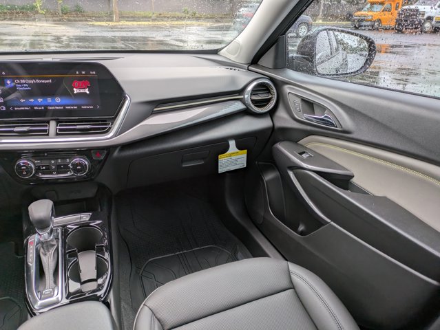 Vehicle image 16 of 27