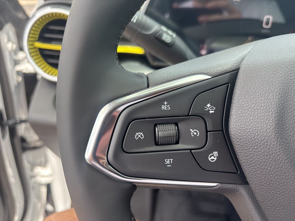 Vehicle image 13 of 18