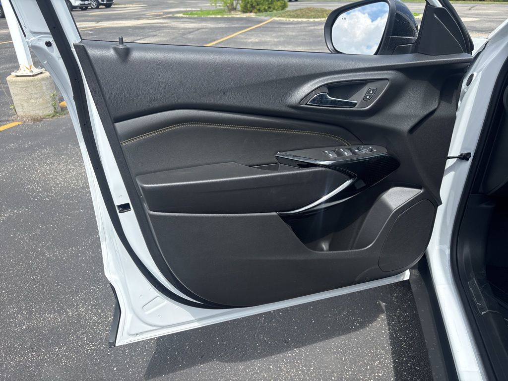 Vehicle image 7 of 18