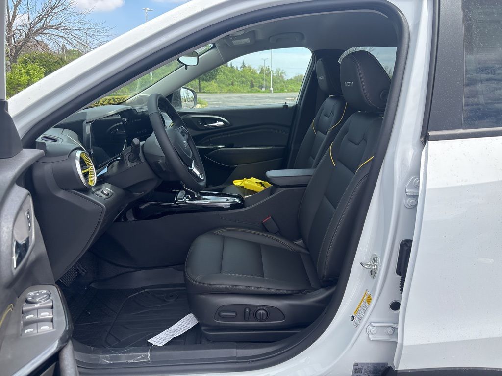 Vehicle image 8 of 18