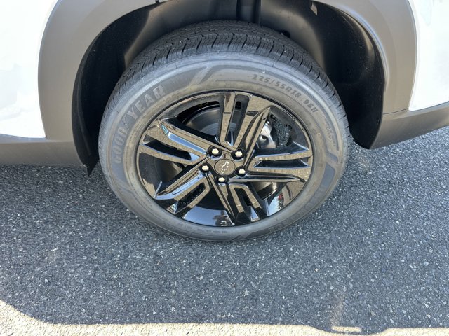 Vehicle image 8 of 25