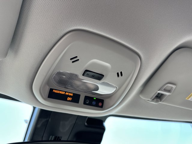 Vehicle image 21 of 25