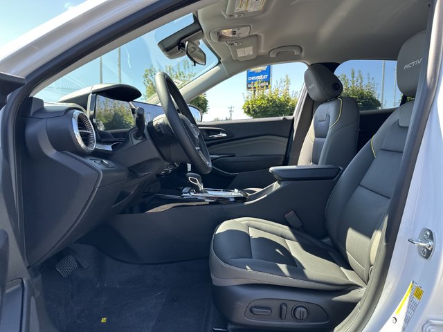 Vehicle image 11 of 25