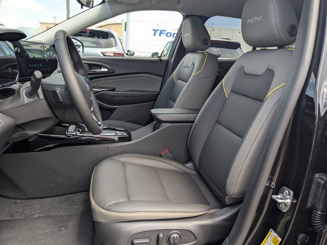 Vehicle image 17 of 22
