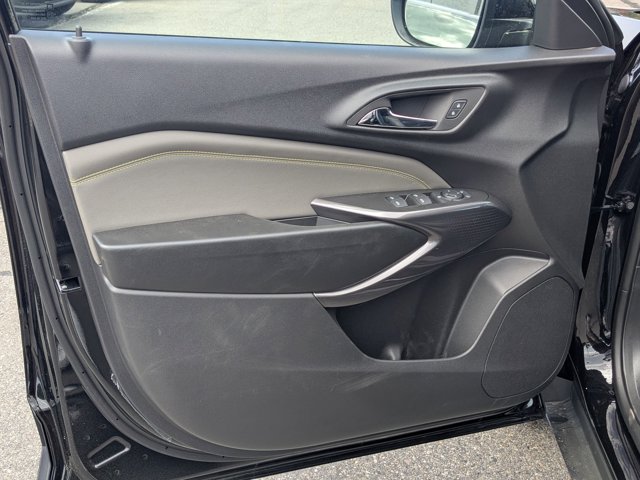 Vehicle image 11 of 22