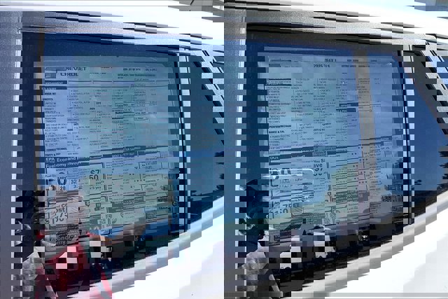 Vehicle image 11 of 14